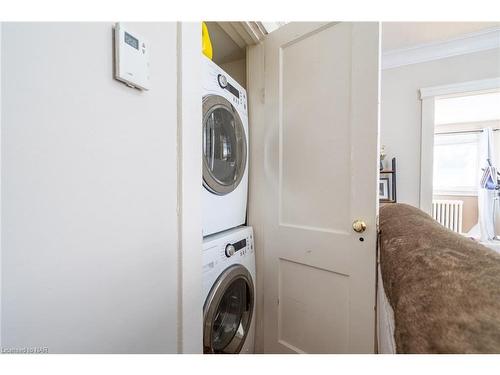 13 Woodland Avenue, St. Catharines, ON - Indoor Photo Showing Laundry Room