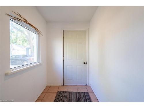 13 Woodland Avenue, St. Catharines, ON - Indoor Photo Showing Other Room