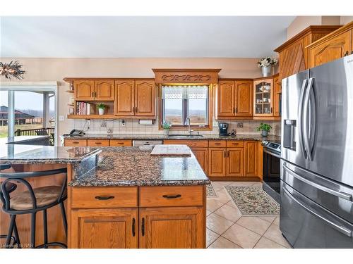 925 Queenston Road, Niagara-On-The-Lake, ON - Indoor Photo Showing Kitchen With Double Sink