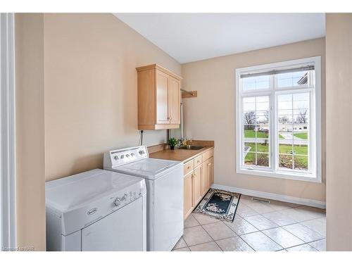 925 Queenston Road, Niagara-On-The-Lake, ON - Indoor Photo Showing Laundry Room