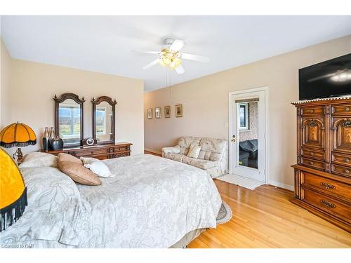 925 Queenston Road, Niagara-On-The-Lake, ON - Indoor Photo Showing Bedroom