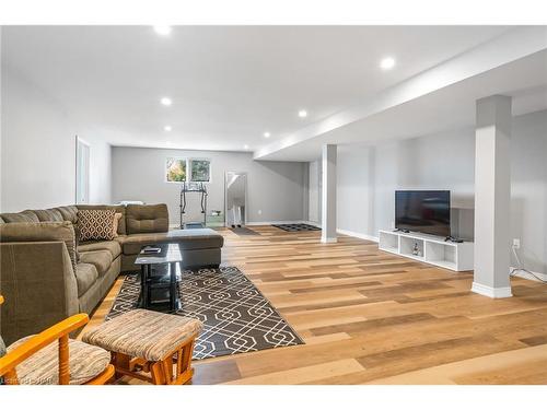 925 Queenston Road, Niagara-On-The-Lake, ON - Indoor Photo Showing Living Room