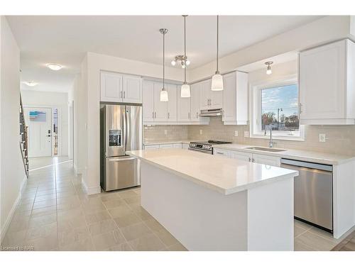54 Beachwalk Crescent, Crystal Beach, ON - Indoor Photo Showing Kitchen With Upgraded Kitchen
