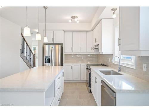 54 Beachwalk Crescent, Crystal Beach, ON - Indoor Photo Showing Kitchen With Upgraded Kitchen