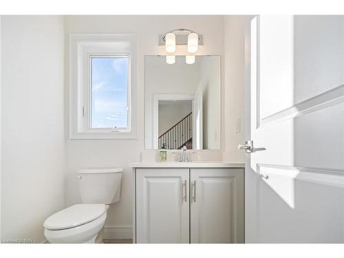 54 Beachwalk Crescent, Crystal Beach, ON - Indoor Photo Showing Bathroom