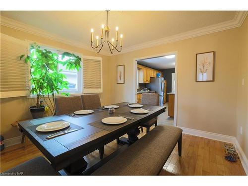 4877 Tara Avenue, Niagara Falls, ON - Indoor Photo Showing Dining Room