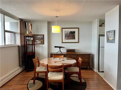 704-215 Glenridge Avenue, St. Catharines, ON - Indoor Photo Showing Dining Room