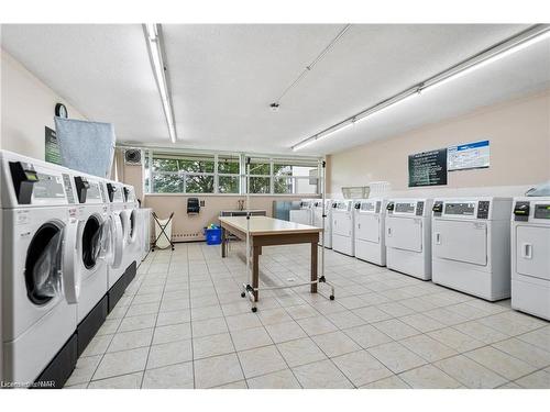 704-215 Glenridge Avenue, St. Catharines, ON - Indoor Photo Showing Laundry Room