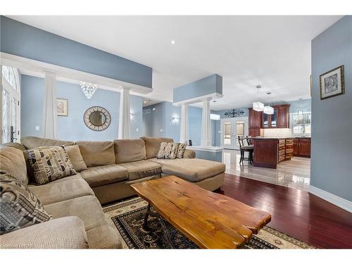 3676 Rebstock Road, Crystal Beach, ON - Indoor Photo Showing Living Room