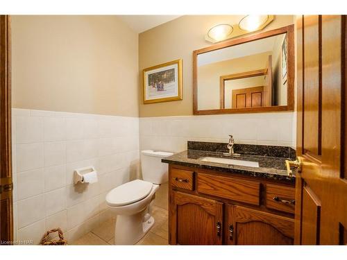 3412 Vinehaven Trail, Vineland, ON - Indoor Photo Showing Bathroom