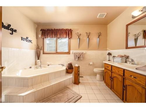 3412 Vinehaven Trail, Vineland, ON - Indoor Photo Showing Bathroom