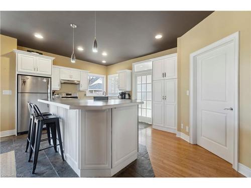 220 Elmwood Avenue, Crystal Beach, ON - Indoor Photo Showing Kitchen