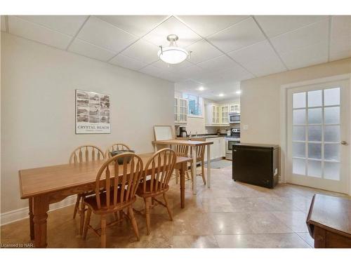 220 Elmwood Avenue, Crystal Beach, ON - Indoor Photo Showing Dining Room