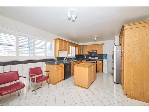 199 Thorold Road, Welland, ON - Indoor Photo Showing Kitchen