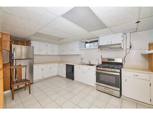 199 Thorold Road, Welland, ON - Indoor Photo Showing Kitchen With Double Sink