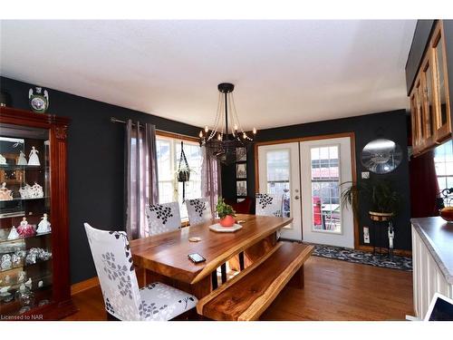 305 Cherrywood Avenue, Crystal Beach, ON - Indoor Photo Showing Dining Room