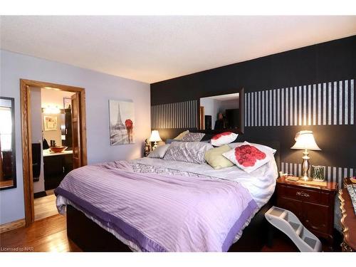 305 Cherrywood Avenue, Crystal Beach, ON - Indoor Photo Showing Bedroom