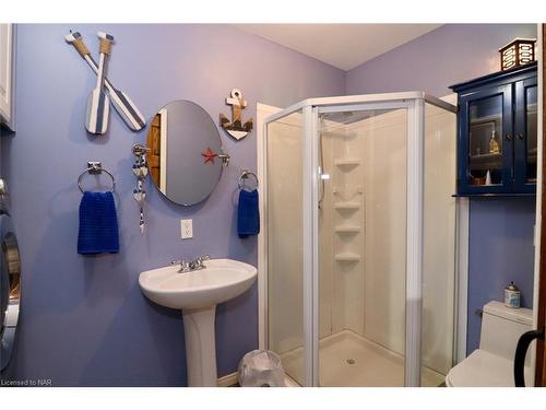 305 Cherrywood Avenue, Crystal Beach, ON - Indoor Photo Showing Bathroom