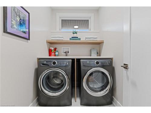21 Taliesin Trail, Welland, ON - Indoor Photo Showing Laundry Room