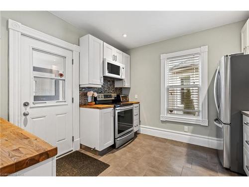 23 Catherine Street, St. Catharines, ON - Indoor Photo Showing Dining Room