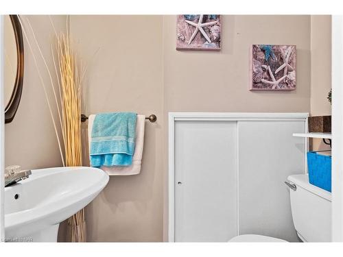 6536 Glengate Street, Niagara Falls, ON - Indoor Photo Showing Bathroom