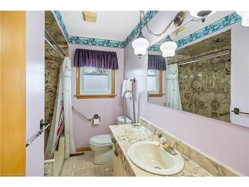 242 Lakeshore Road W, Port Colborne, ON - Indoor Photo Showing Bathroom