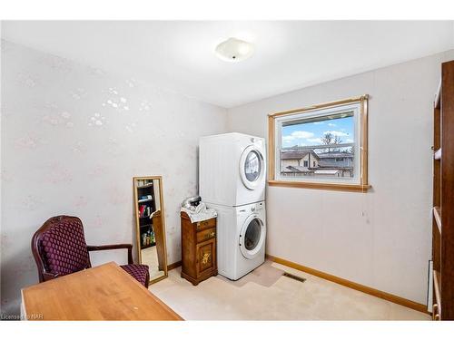 242 Lakeshore Road W, Port Colborne, ON - Indoor Photo Showing Laundry Room