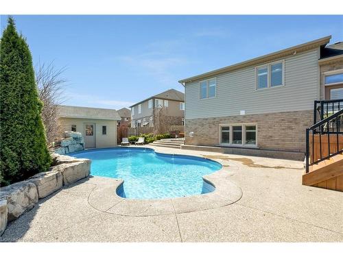 6608 Flora Court, Niagara Falls, ON - Outdoor With In Ground Pool With Exterior
