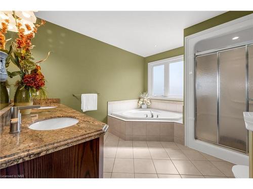 6608 Flora Court, Niagara Falls, ON - Indoor Photo Showing Bathroom