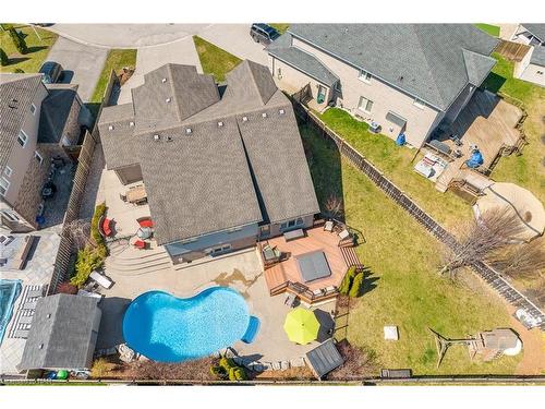 6608 Flora Court, Niagara Falls, ON - Outdoor With In Ground Pool With View