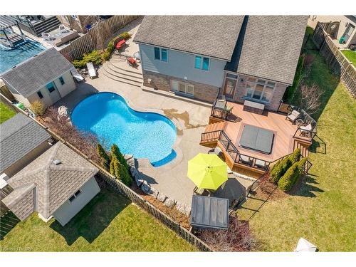 6608 Flora Court, Niagara Falls, ON - Outdoor With In Ground Pool With Deck Patio Veranda