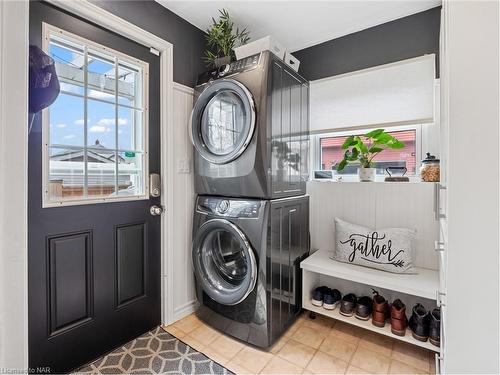 221 Phipps Street, Fort Erie, ON - Indoor Photo Showing Laundry Room