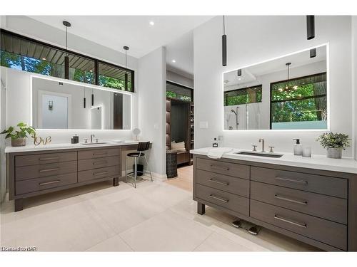 22 Melrose Drive, Niagara-On-The-Lake, ON - Indoor Photo Showing Bathroom