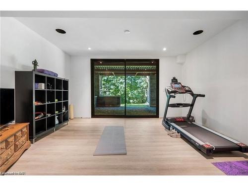 22 Melrose Drive, Niagara-On-The-Lake, ON - Indoor Photo Showing Gym Room
