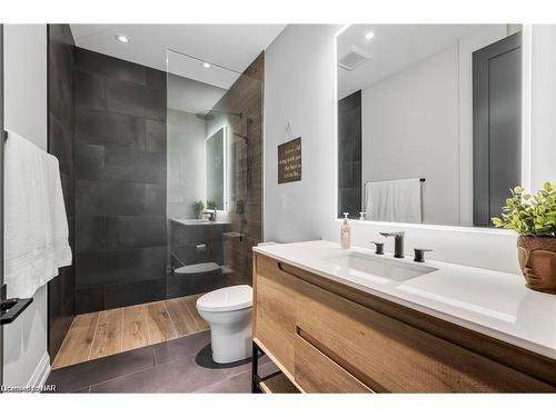 22 Melrose Drive, Niagara-On-The-Lake, ON - Indoor Photo Showing Bathroom