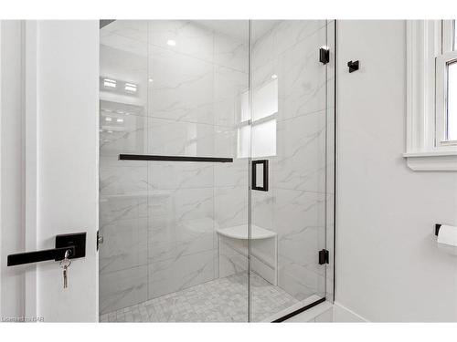 14 Glencairn Drive, St. Catharines, ON - Indoor Photo Showing Bathroom