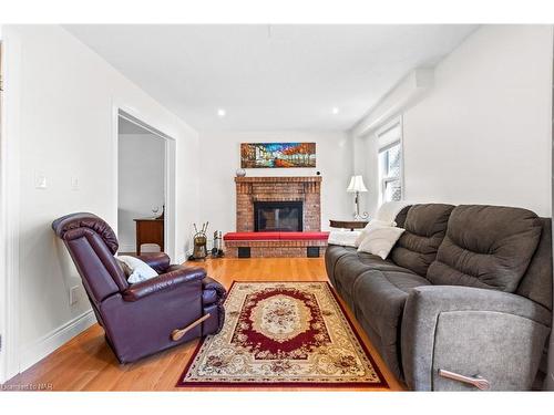 6 Lower Canada Drive, Niagara-On-The-Lake, ON - Indoor Photo Showing Living Room With Fireplace