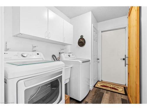 6 Lower Canada Drive, Niagara-On-The-Lake, ON - Indoor Photo Showing Laundry Room