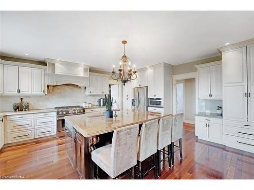 35 Clearview Heights, St. Catharines, ON - Indoor Photo Showing Kitchen With Upgraded Kitchen