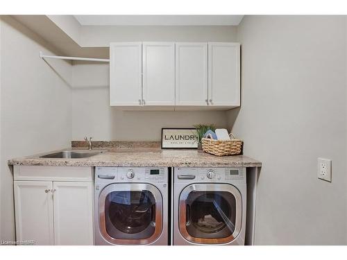 35 Clearview Heights, St. Catharines, ON - Indoor Photo Showing Laundry Room