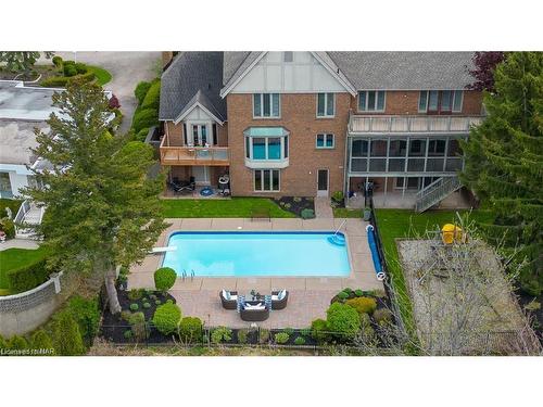 35 Clearview Heights, St. Catharines, ON - Outdoor With In Ground Pool