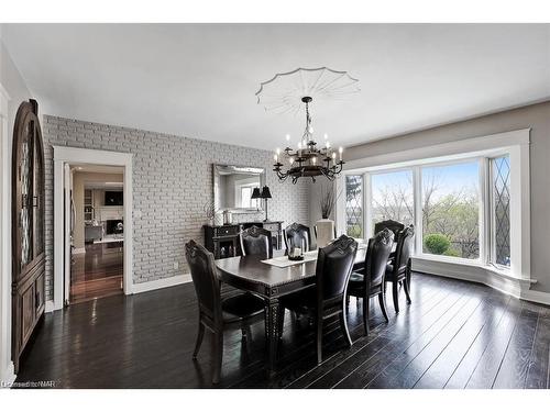 35 Clearview Heights, St. Catharines, ON - Indoor Photo Showing Dining Room