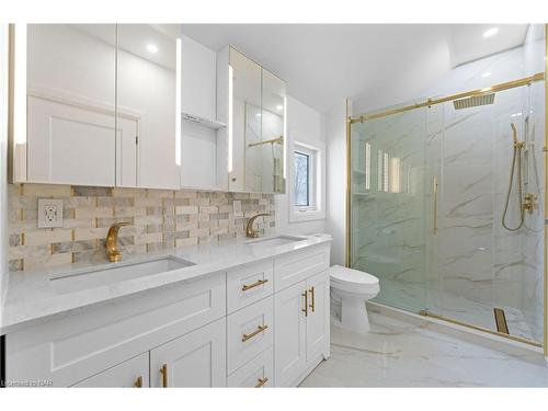 30 Parkview Avenue, Fort Erie, ON - Indoor Photo Showing Bathroom