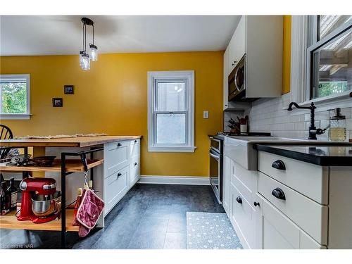 55 Smith Street, Welland, ON - Indoor Photo Showing Kitchen