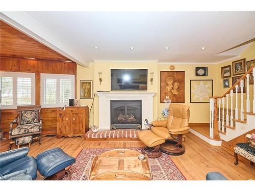 280 Rosewood Avenue, Fort Erie, ON - Indoor Photo Showing Living Room With Fireplace