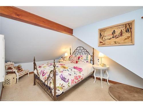 280 Rosewood Avenue, Fort Erie, ON - Indoor Photo Showing Bedroom