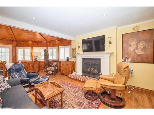 280 Rosewood Avenue, Fort Erie, ON - Indoor Photo Showing Living Room With Fireplace
