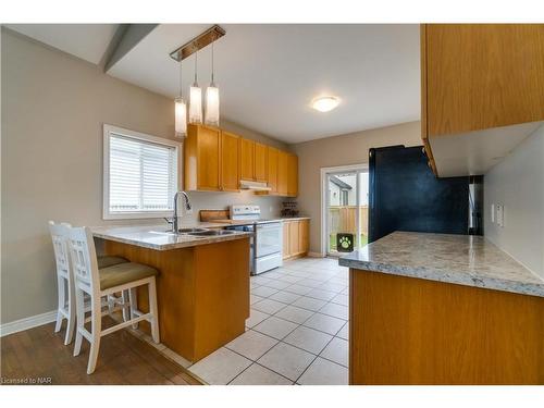 3627 River Trail, Stevensville, ON - Indoor Photo Showing Kitchen