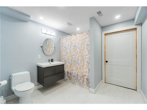 3627 River Trail, Stevensville, ON - Indoor Photo Showing Bathroom