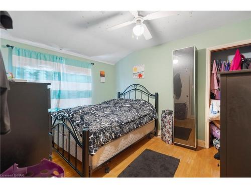 496 Carlton Street, St. Catharines, ON - Indoor Photo Showing Bedroom
